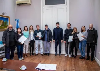 Entregaron a vecinos de Junín documentos del Régimen de Protección de la vivienda