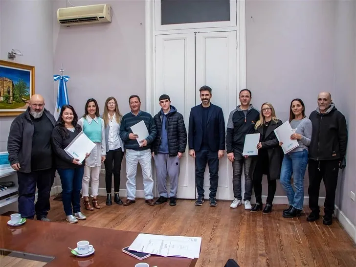 Entregaron a vecinos de Junín documentos del Régimen de Protección de la vivienda