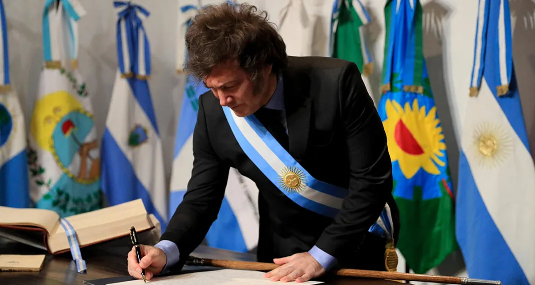 Inteligencia: el Gobierno disolvió la AFI y dispuso el regreso de la SIDE