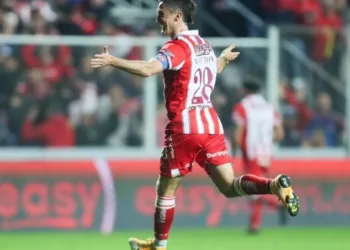 Unión venció a Rosario Central y quedó como escolta