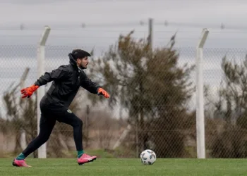 Sarmiento tiene una riesgosa visita a Riestra