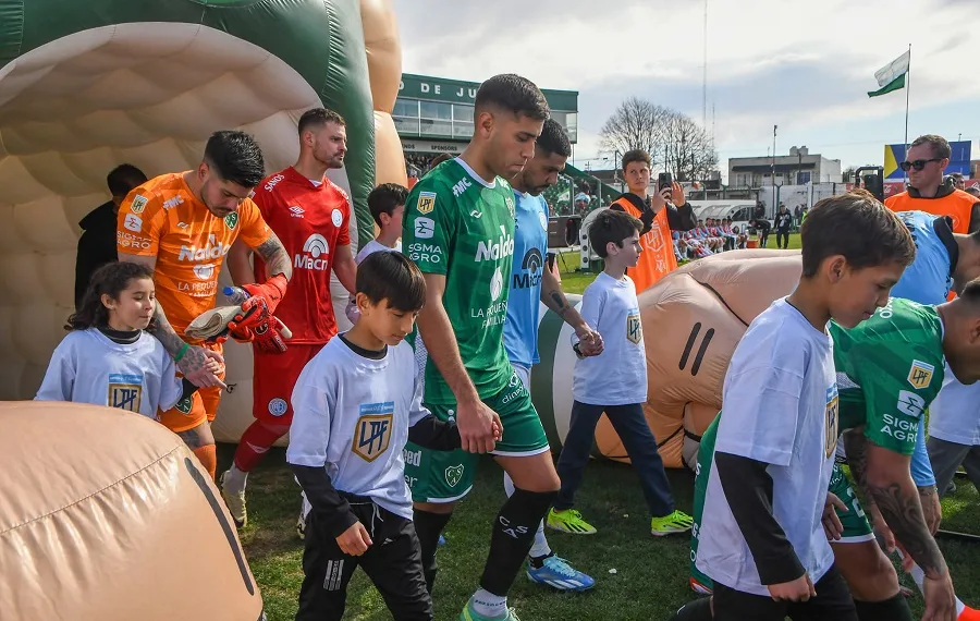 Sarmiento quiere dar el golpe en La Paternal