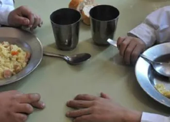 Chicos mal nutridos, más embarazos  adolescentes y mayor deserción escolar