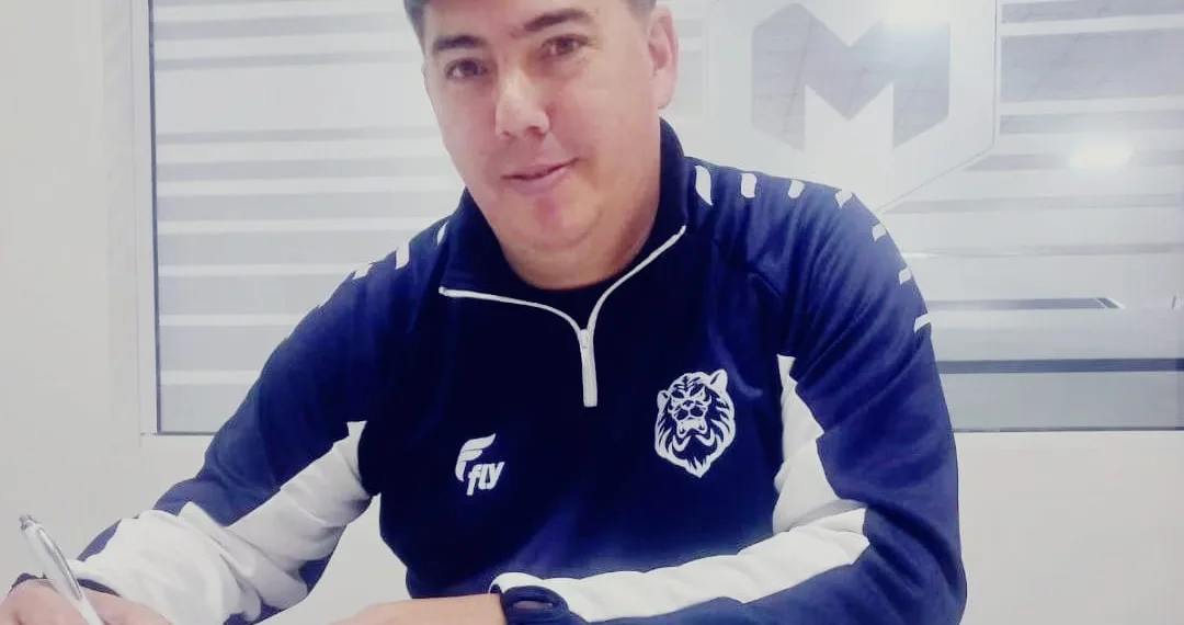 Julián Pagura se calzó el buzo de DT de Argentino