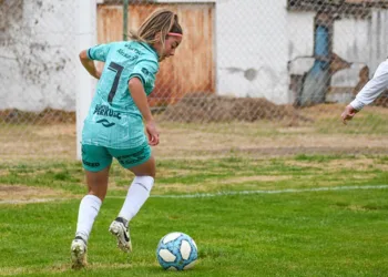 Sarmiento quiere seguir en el lote de arriba