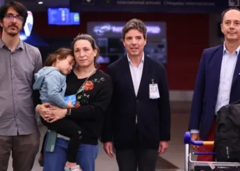Regresaron al país diplomáticos  argentinos expulsados de Venezuela