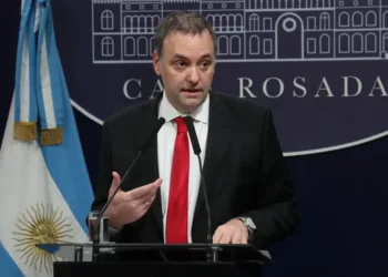 El Gobierno descartó sanciones para Mondino tras su confusa postura