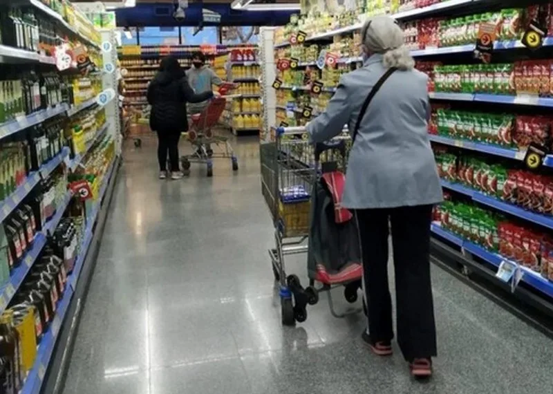 El Indec da a conocer la inflación de julio, que podría “perforar el piso” del 4%