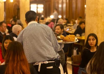 Propinas: el pago no estará gravado con el impuesto al cheque