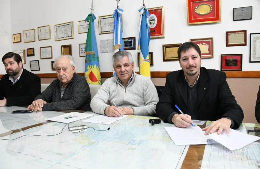 Convenio para generar nuevos espacios  de estudios superiores en Chivilcoy