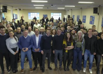 Ministros de Axel Kicillof encendieron motores y la mesa política salió a recorrer provincias