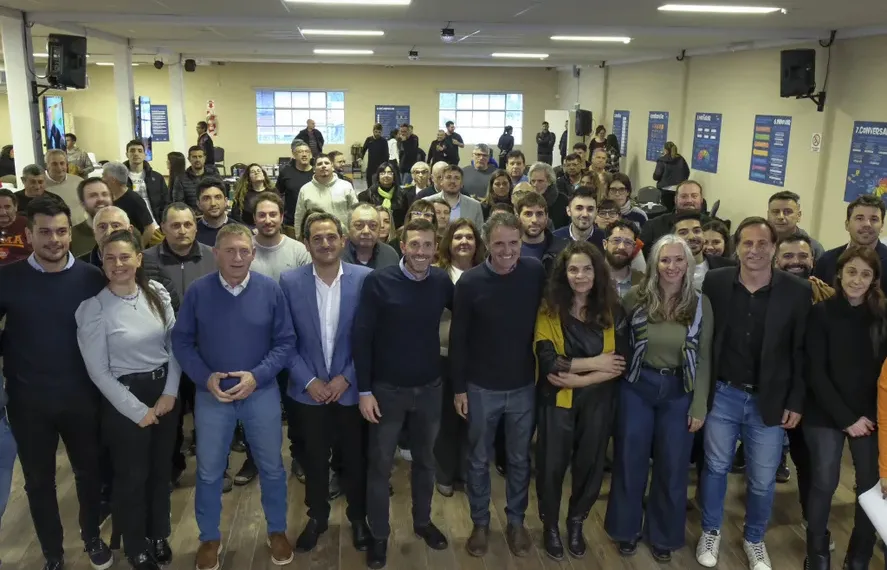 Ministros de Axel Kicillof encendieron motores y la mesa política salió a recorrer provincias