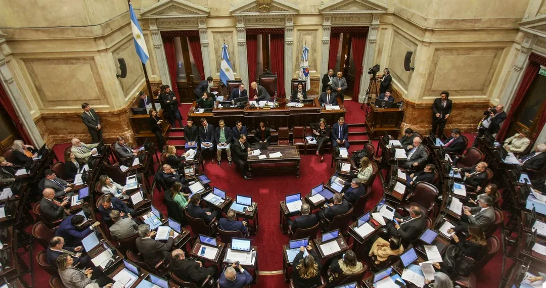 El Senado retrocede con el aumento de las dietas y congela por este año los haberes de los legisladores