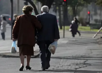 Qué pierden los jubilados si queda firme el veto de Milei a la ley de movilidad previsional