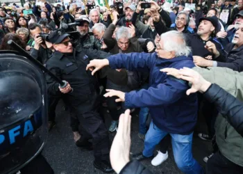 Congreso: reprimieron a jubilados que reclamaban por el veto a la Ley Provisional