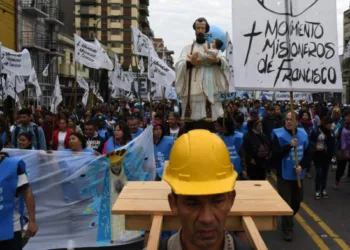 Movimientos sociales y gremios marcharon por San Cayetano con duras críticas al gobierno