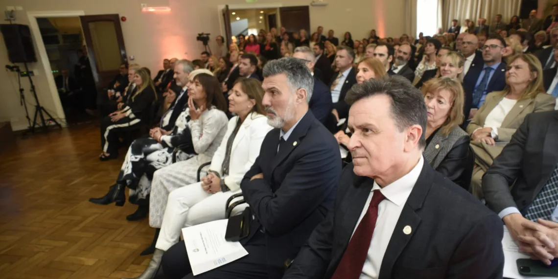 Guillermo Longhi asumió como Presidente del Colegio  de Escribanos