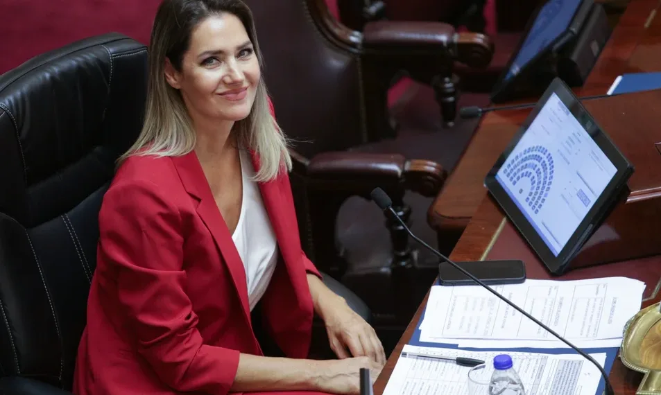 Marcha atrás con el aumento de las dietas de los senadores