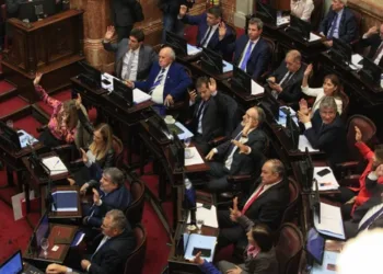 El Senado se aumenta las dietas en un 6,5% y pasarán a cobrar 9 millones