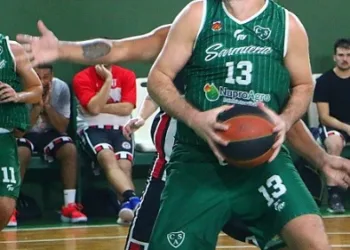 Básquet local: Sarmiento logró su primera victoria