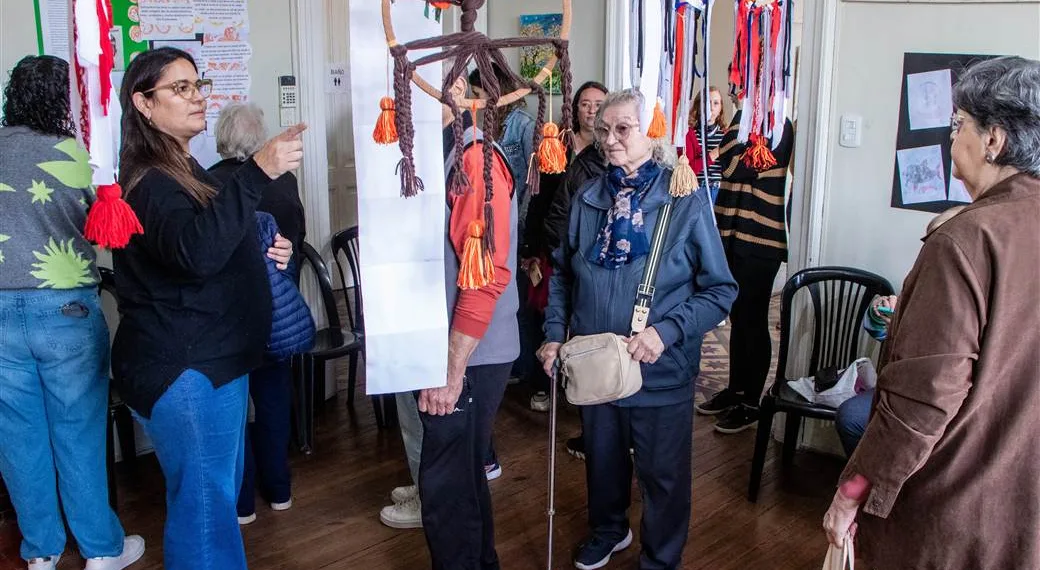 Quedó inaugurada la exposición  «El florecer de los naranjos»