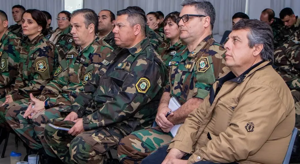 Jornada regional de capacitación en comunicaciones para efectivos