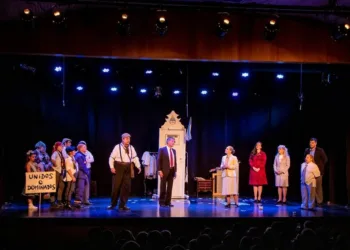 Vecinos a Escena presentó la obra «Cenizas del Paraíso»