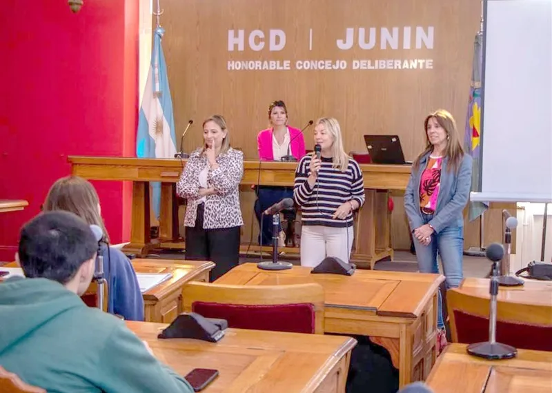 Funcionarios municipales acompañaron a estudiantes secundarios