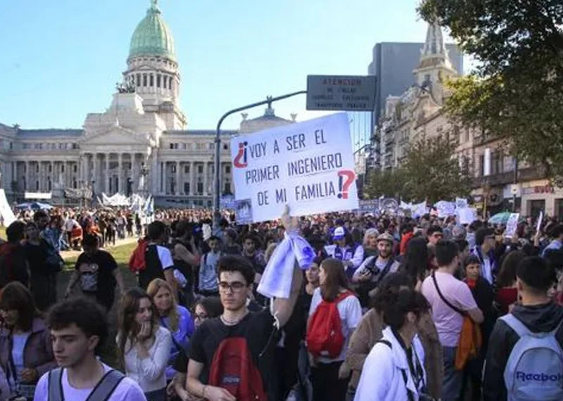El Gobierno acusó a las universidades de “inventar alumnos” para cobrar fondos
