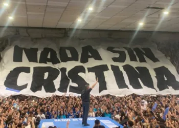 La pelea ahora es a cielo abierto