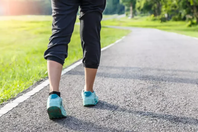 Una caminata de 30 a 40 minutos al menos tres veces por semana ayuda a cuidar el corazón
