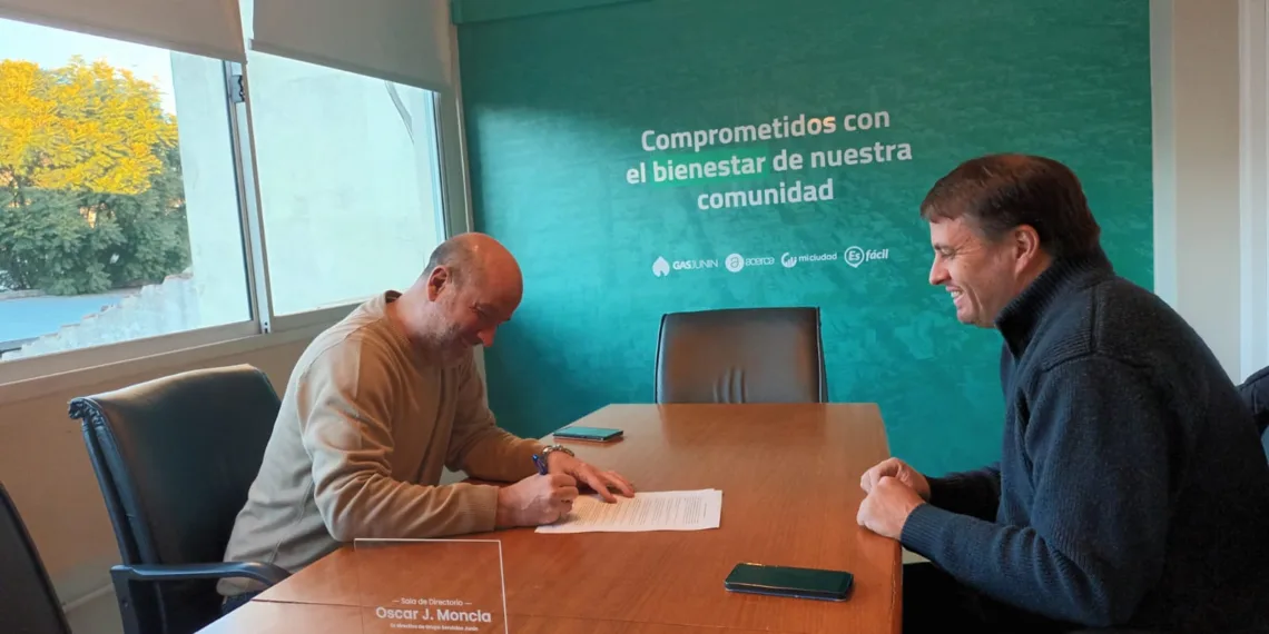 Grupo Junín, a través de Acerca, renueva  los convenios de servicio de internet bonificado