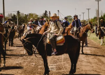 Rivadavia: con más de 400 inscriptos, comenzó la cabalgata del 114° Aniversario