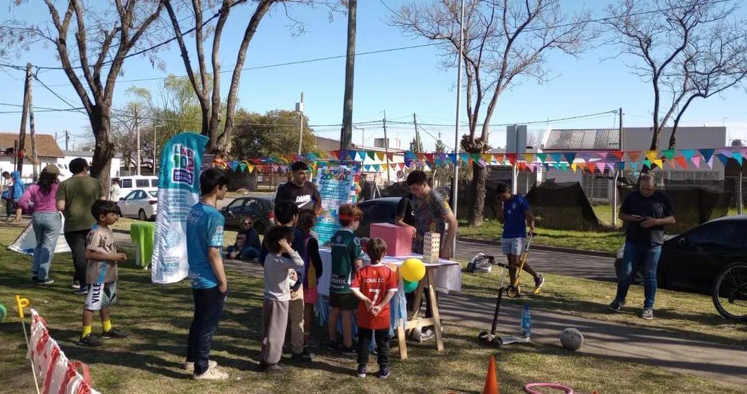Organizaciones estatales y comunitarias celebraron el día del niño en el barrio Evita
