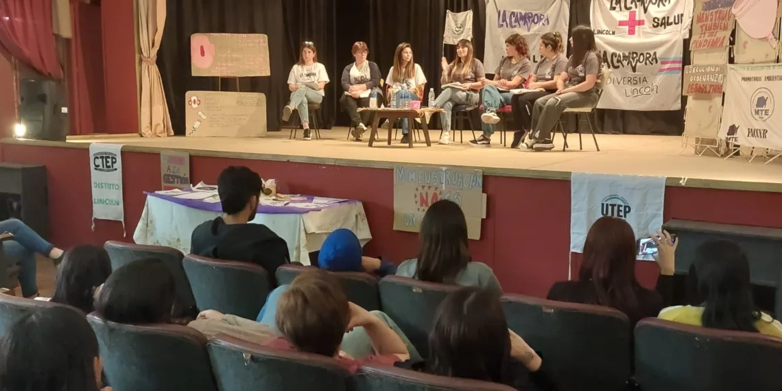 Se concretaron nuevas charlas sobre  salud y ambiente en Roberts y Arenaza