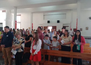 Alumnos de la Escuela Dailan Kifki School recibieron el sacramento de la Confirmación
