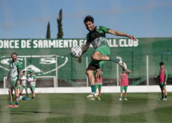 Sarmiento y una difícil visita a Huracán
