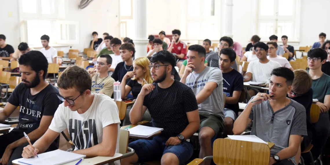 Qué debate requiere la situación de la educación pública