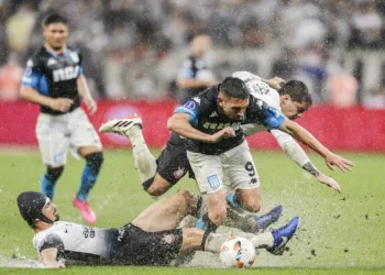 Racing logró un buen empate en Brasil frente a Corinthians