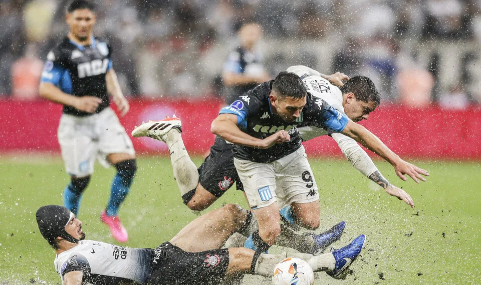 Racing logró un buen empate en Brasil frente a Corinthians