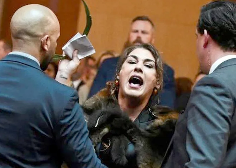 «¡Usted no es nuestro rey!»: el grito de  una senadora australiana a Carlos III