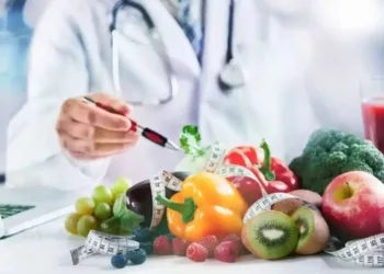 “Así como no se recomienda la automedicación,  tampoco hay que autodietarse”, dijo Esturo