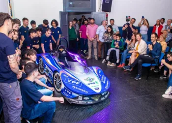 Presentaron el auto de la Escuela Técnica 1 con el que participará en el Desafío Eco 2024