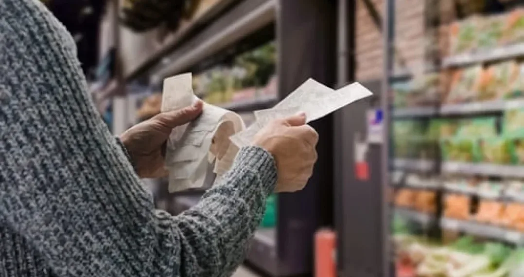 Consumo en Argentina: el mercado alcanza su «meseta» tras una caída histórica, según un nuevo informe