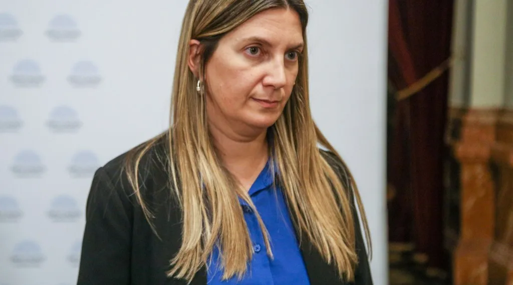 Lospennato: “Termina la vergüenza de la política que reparte bolsones de comida y zapatillas”