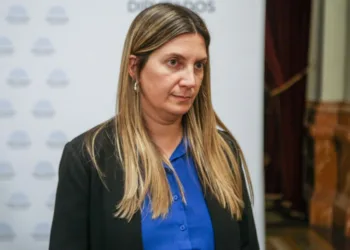 Lospennato: “Termina la vergüenza de la política que reparte bolsones de comida y zapatillas”