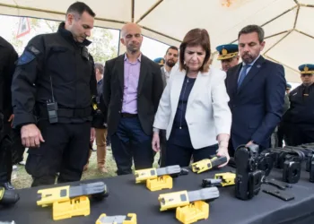 La Policía Federal usará pistolas Taser en estaciones de trenes y terminales de ómnibus