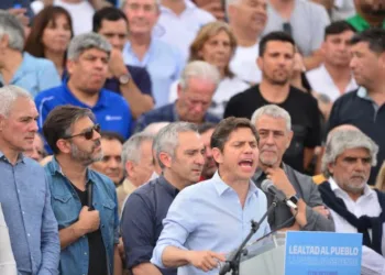 Cerca de la CGT y sin La Cámpora, Kicillof encabezó su acto por el Día de la Lealtad