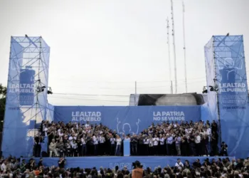 Kicillof cursó una invitación a distender al cristinismo,  sin renunciar al armado propio: ¿alcanzará?
