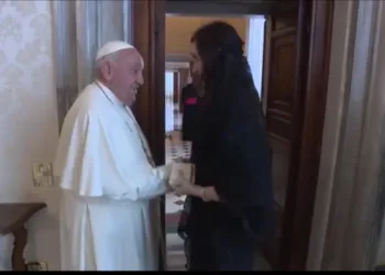 “A no aflojar y no perder el sentido común”, el mensaje del papa Francisco a Villarruel